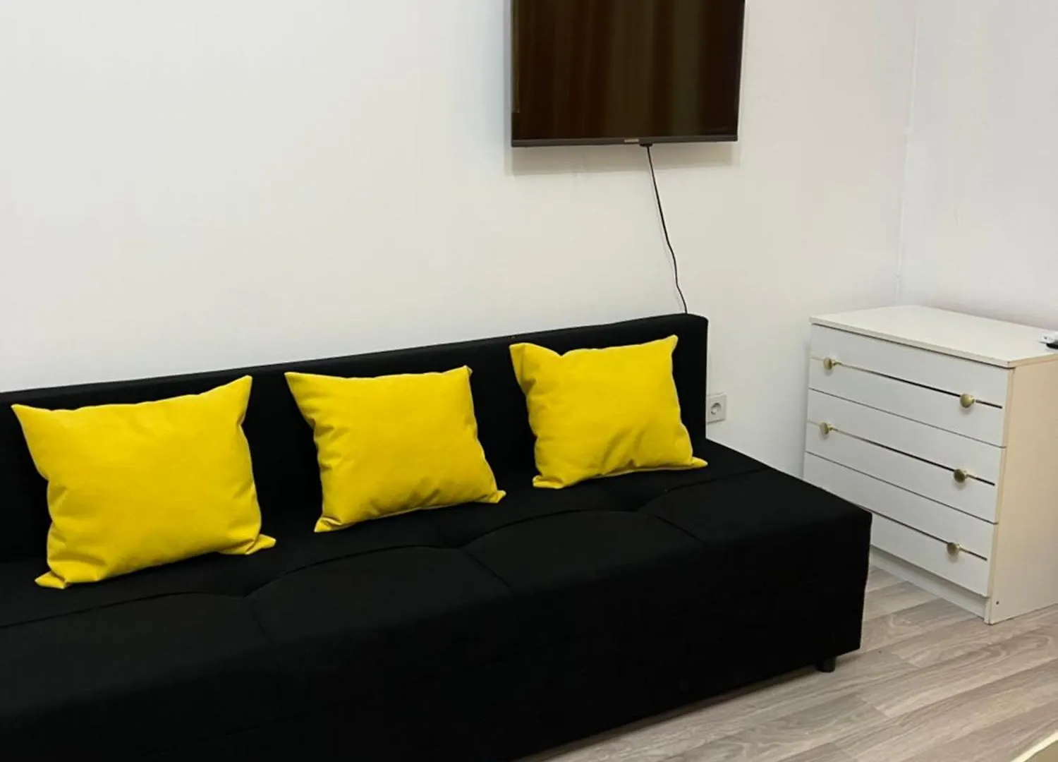 Квартира 4-Комнатная На 15-18 Человек 101 Almaty Apartment