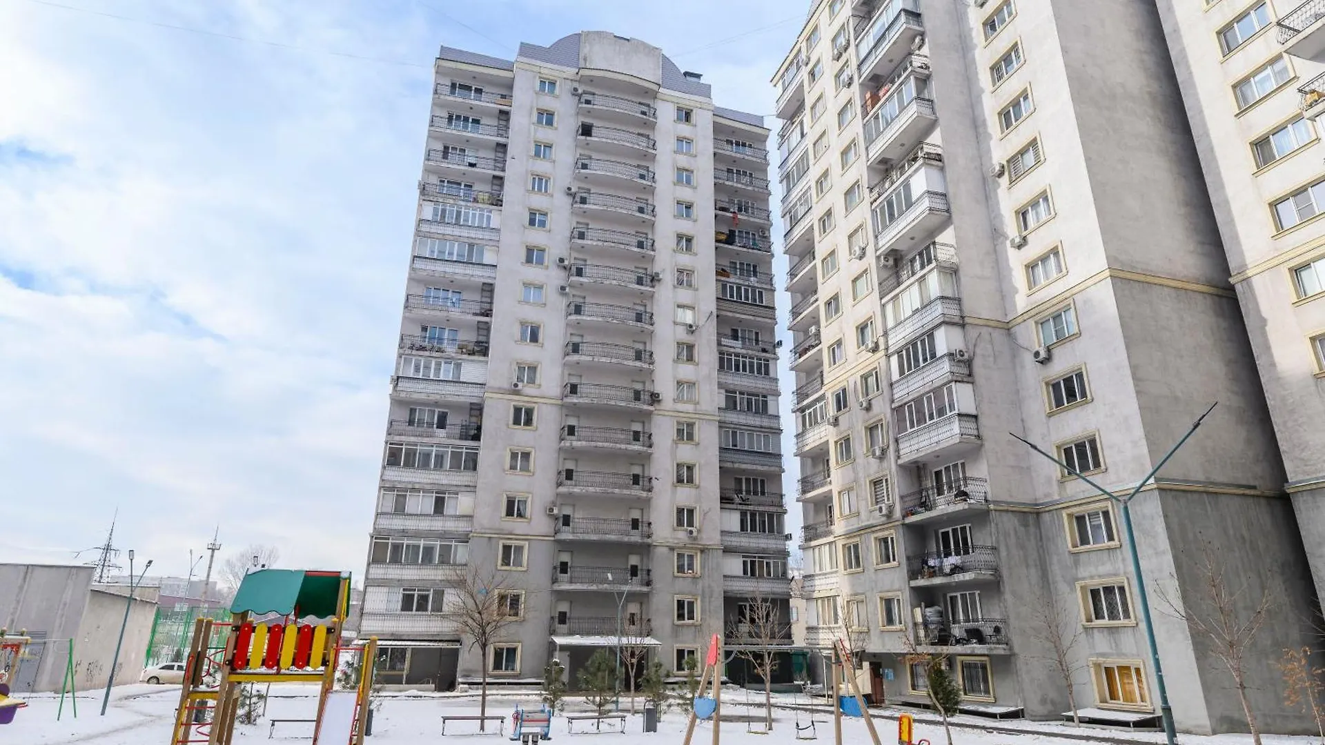 Квартира 4-Комнатная На 15-18 Человек 101 Almaty Apartment